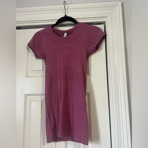 Lululemon Swiftly Tech Short-Sleeve Shirt Size 2